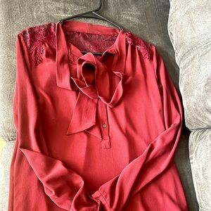Women’s dress shirt